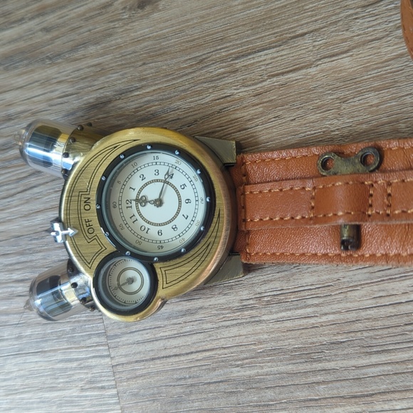 Tesla Thinkgeek Steampunk Watch with Brown Leather Strap And Keys - Picture 6 of 7